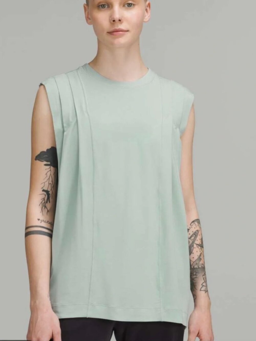 Lululemon Tank Top Women’s Size 4 Pleated Relaxed Fit Silver Blue Seafoam